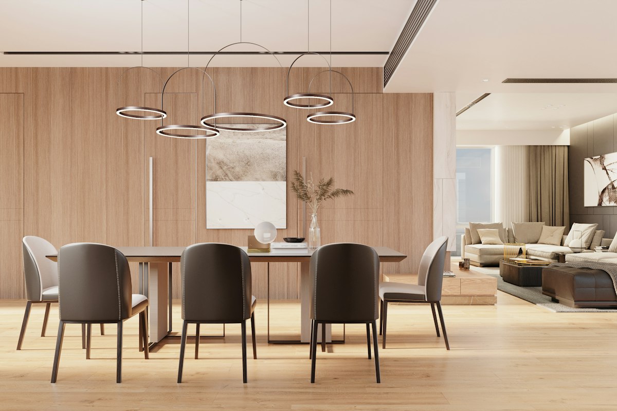 Sala de jantar com paredes revestidas em madeira
